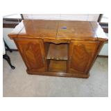 Side Buffet Table (top folds out to sides) =