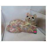 Vintage Chalkware Cat = 11&1/2" x6" x 5&3/4"