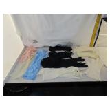 8 Pairs of Vintage Ladies Gloves & 2 Collars