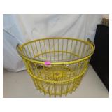 Vintage Egg Basket = 14&1/2" x 8&1/2"