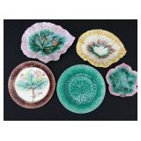 ETRUSCAN & WEDGWOOD ANTIQUE MAJOLICA PLATES & TRAY