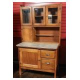 AN ANTIQUE HOOSIER TYPE KITCHEN CABINET W/ WORKTOP