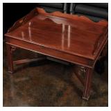 A GOOD MAHOGANY HARDWOOD OCCASIONAL TABLE