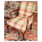 A NICE OPEN ARM OCCASIONAL CHAIR IN PLAID FABRIC