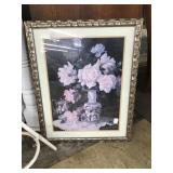 picture- vase with white flowers