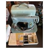 Vintage Singer Sewing Machine with Case