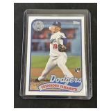 Topps Yoshinobu Yamamoto Rookie Card