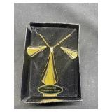 Genuine Diamond Dust Earing & Necklace, buyer to d