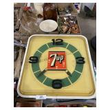 22" x 22" 7UP Bar Light/Clock (Lights Up & Works;