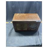 Satchell Carlson Radio w/ tubes