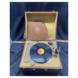 Geib Chicago Portable Hand Crank Record Player, cr