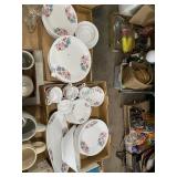 Large Vohenstrauss Dinnerware Set