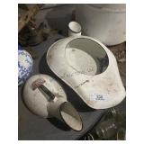 Graniteware Urinal & Bedpan