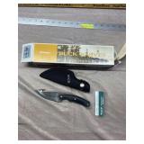 alpha hunter Buck knife B693 new in box