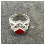 Sterling silver carnelian ring, size 8. Weight: 4.