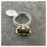 Sterling silver peridot ring, size 7 1/2. Weight: