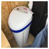 Morton Water Softener (mc30); Used; Damaged Lid; A