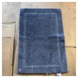 Bath mat approx. 24 x 36 inches