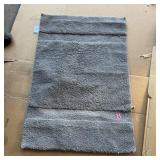 Bath mat approx. 24 x 30 inches