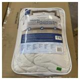 Sutton Place Cooling Comforter - Queen Size.