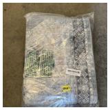 New Area Rug Approx. 5 Ft X 7 Ft (size Not Verifie