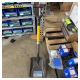 Fastenal D-handle Heavy Duty Shovel With 14-gauge