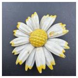 Vintage Daisy Brooch - As shown.