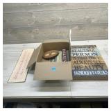 Lot of Decorative Signs.