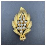 Vintage JJ Jonette Brooch - As shown.