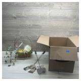 Lot of Easter Decorations and Decorative Kitchen I