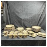 Mikasa Intaglio ï¿½Arabellaï¿½ Dinnerware Set