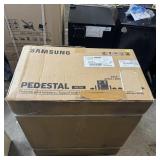 Samsung We702 Pedestal Base; Brushed Black; Approx