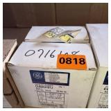 Hardware lot. See photo for included items. Quanti