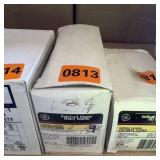 Hardware lot. See photo for included items. Quanti