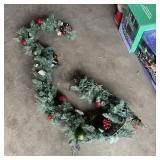 9' Lighted Garland - Not Tested