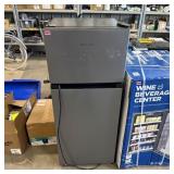 Hisense 4.4 Cu. Ft. Mini Refrigerator/freezer Comb