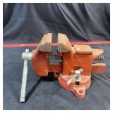 Milwaukee No. 644 Bench Vise. 4-inch Bench Vise.
