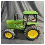 John Deere 4455 Farm Tractor ï¿½ Ertl