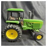 John Deere 4255 Farm Tractor