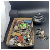Large Lot of Skeleton Keys & Assorted Old Keys