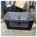 Old Humpback Trunk ï¿½ Approx. 16 x 28