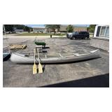 17-Foot Alumacraft QT 17C Aluminum Canoe with Padd