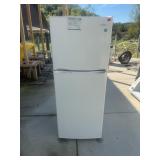 Danby DFF281WDB Top Freezer Refrigerator