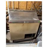 Master-bilt Commercial Display Freezer Approximate