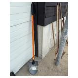 Long-Handled Round Point Shovel