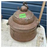 Lidded Copper Pot with Hinges and Finial
