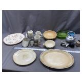 Flower dishes, kettle, glass hen dishes