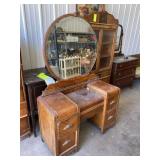 4 drawer vanity with mirror l-42", w-18", h-65"