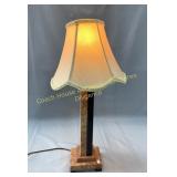 Marble table lamp with shade, Lampe en marbre