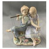 Adeline porcelain figurine en porcelaine 6.5 x 7"